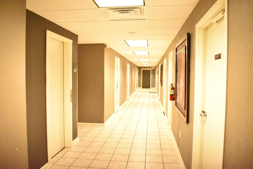 More Photos Of 165 W South St, Hernando Office Residential For Sale