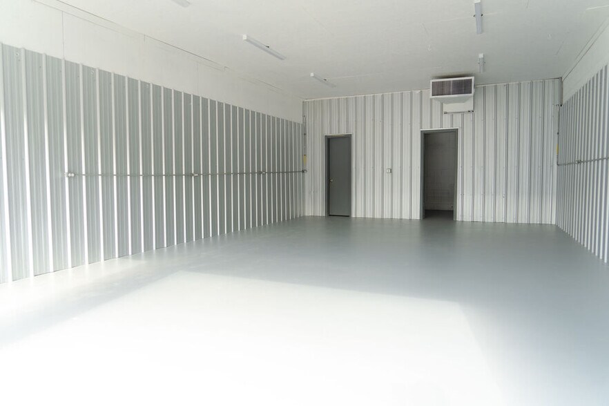 More Photos Of 128 Direct Connection Dr, Rossville Warehouse For Lease