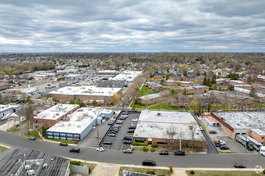 More Photos Of 43-45 Channel Dr, Port Washington Flex For Sale