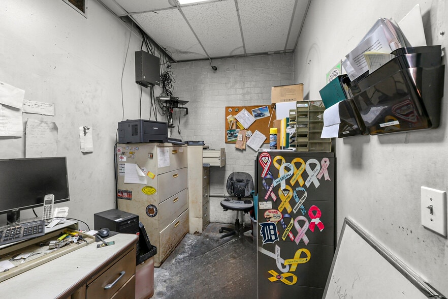 More Photos Of 3422 Flushing Rd, Flint Auto Repair For Sale