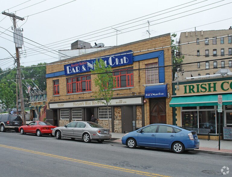 More Photos Of 942-946 McLean Ave, Yonkers Bar For Lease