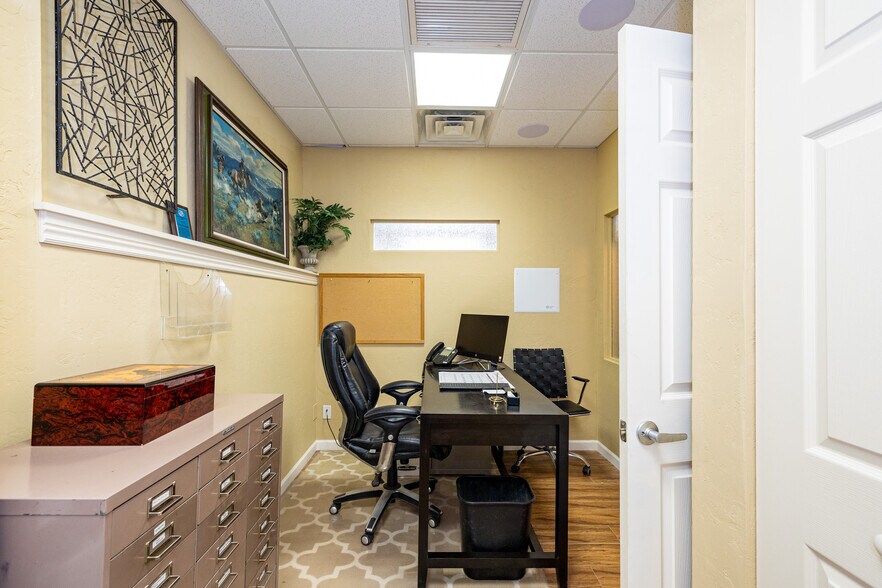 More Photos Of 116 S 1st St, Williams Office For Sale