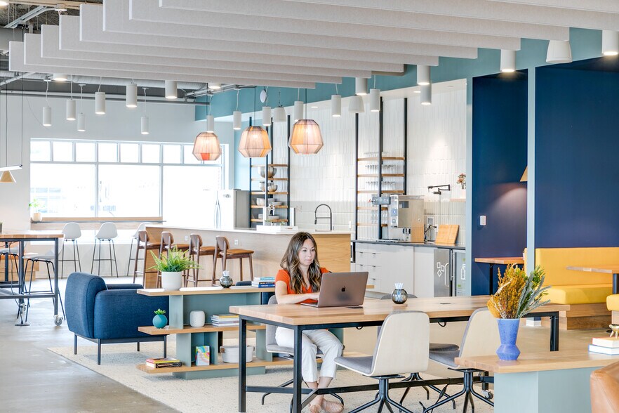 More Photos Of 249 Central Park Ave, Virginia Beach Coworking Space