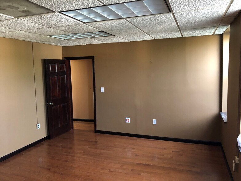 More Photos Of 30 South St, Freehold Office For Lease