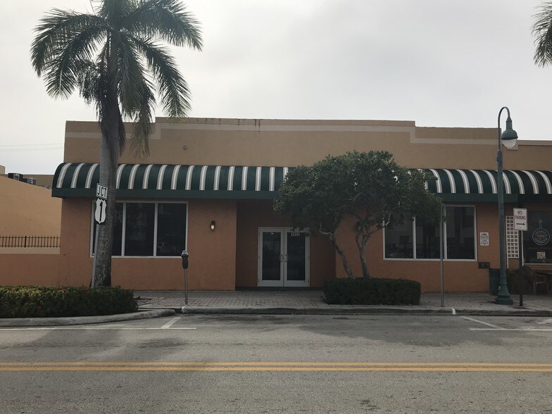 Primary Photo Of , Hollywood General Retail For Sale