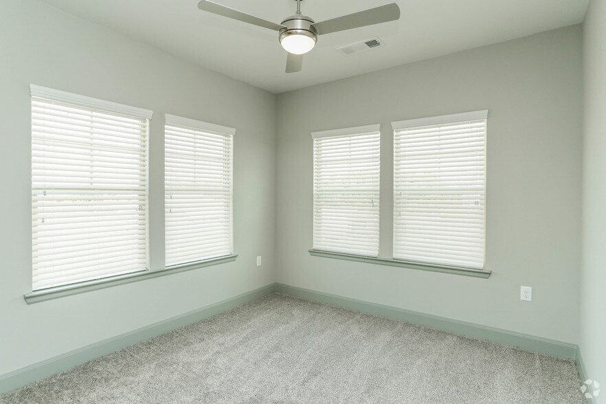 More Photos Of 14340 Wallisville Rd, Houston Apartments For Sale