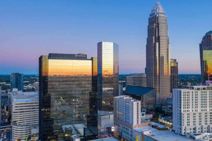 More Photos Of 101 S Tryon St, Charlotte Office Residential For Lease