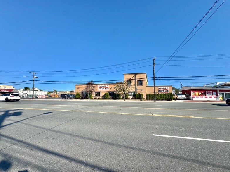 More Photos Of 4435 Austin Blvd, Island Park Office Residential For Sale