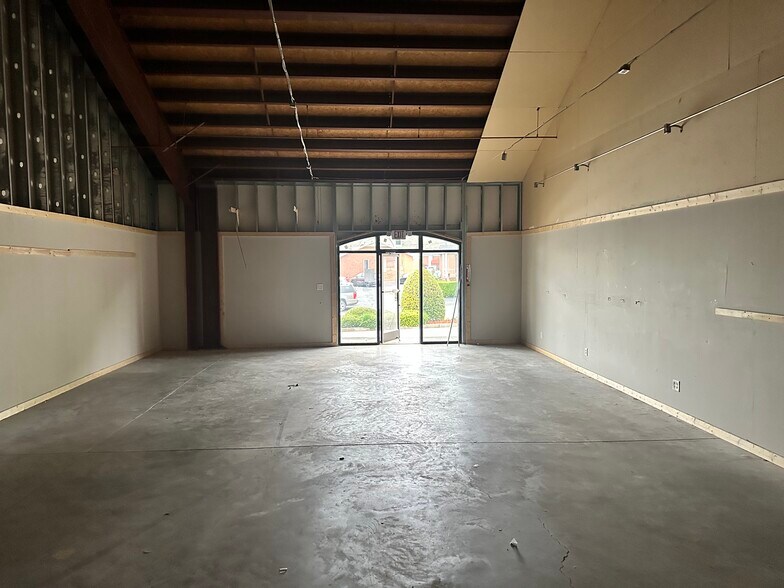 More Photos Of 201 Stonewall St, Cartersville Office For Sale