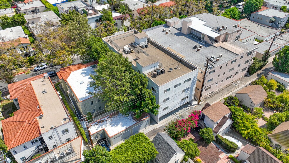 More Photos Of 245 N Almont Dr, Beverly Hills Apartments For Sale