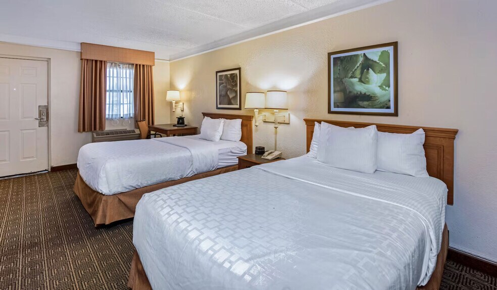 More Photos Of 6410 N Interstate 35, San Antonio Hotel For Sale