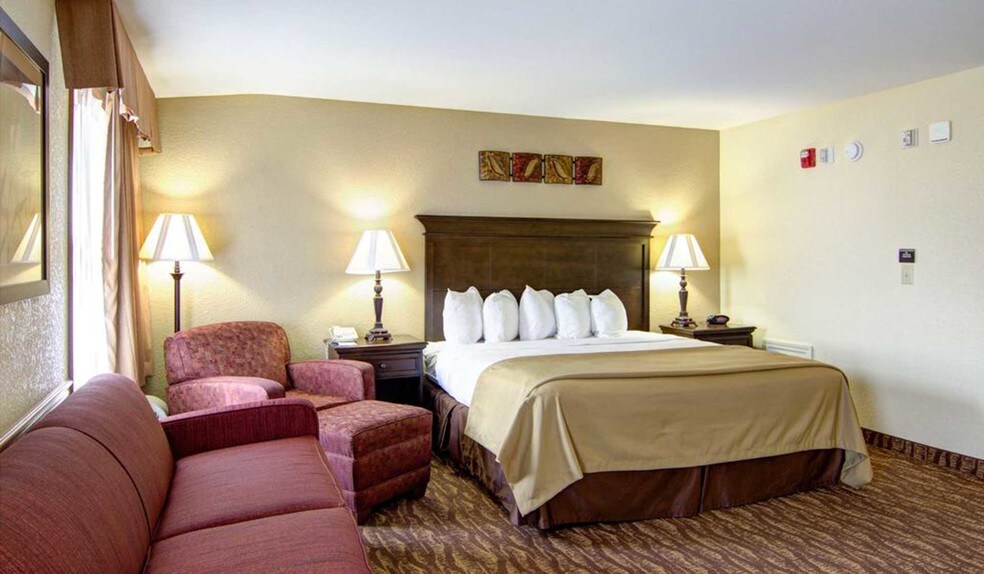 More Photos Of 3215 W 76 Country Blvd, Branson Hotel For Sale