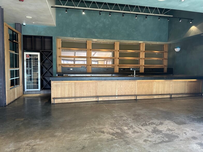 More Photos Of 111 Rhode Island St, San Francisco Showroom For Lease