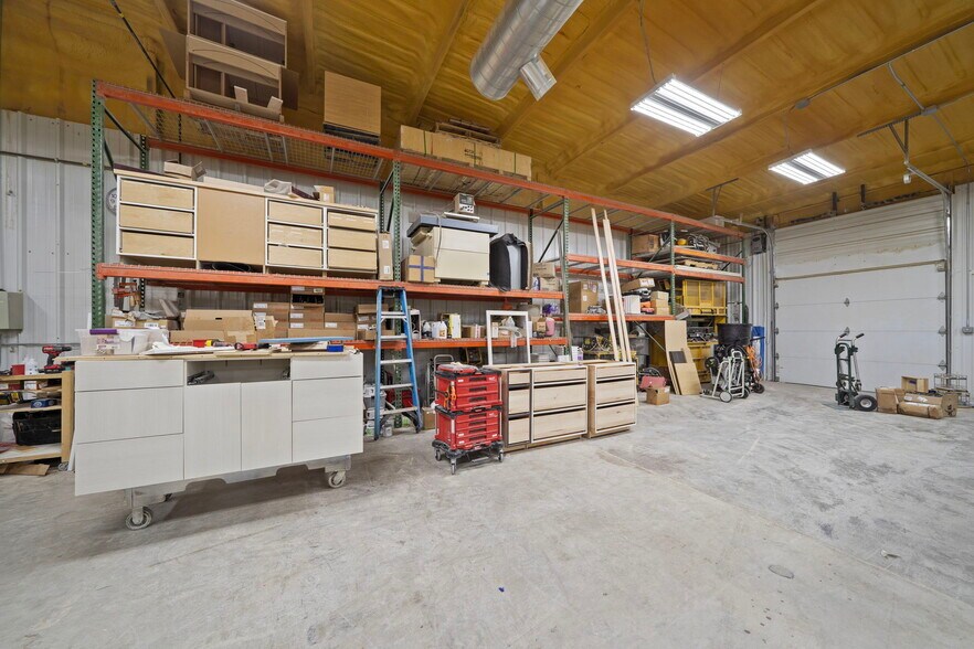 More Photos Of 29 Red Oak Rd, High Hill Manufacturing For Sale