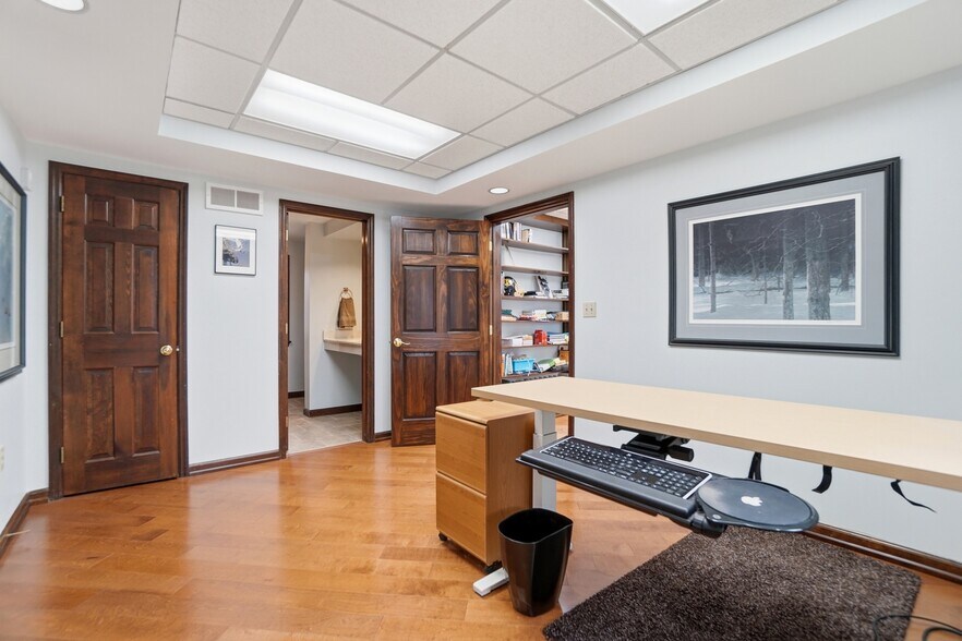 More Photos Of 175 W Franklin St, Centerville Storefront Retail Office For Sale