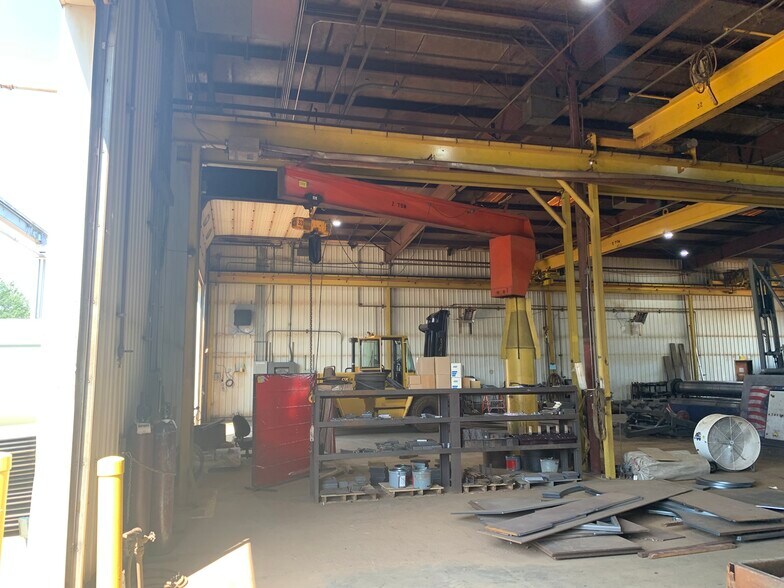 More Photos Of 300 W Walnut St, Sioux Falls Warehouse For Sale