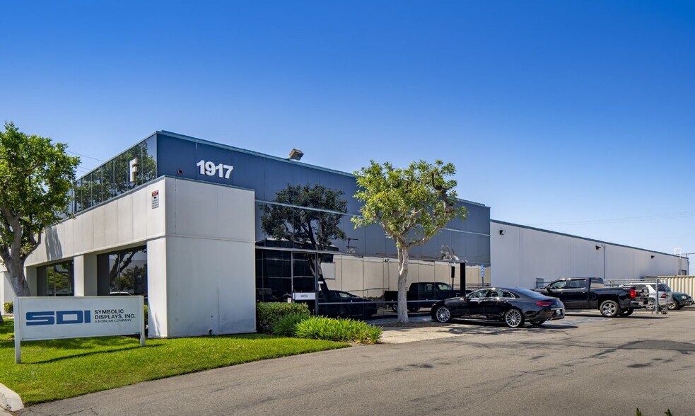 Primary Photo Of 1917 E Saint Andrew Pl, Santa Ana Warehouse For Lease