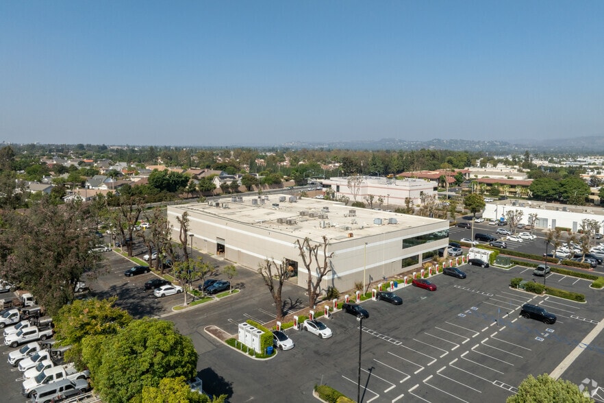 More Photos Of 2492 Walnut Ave, Tustin Flex For Lease