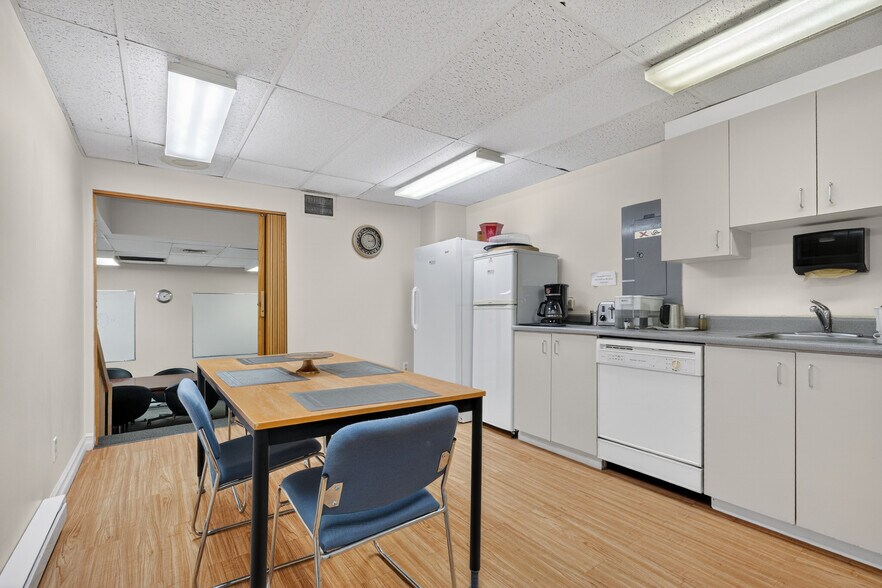 More Photos Of 1558 Rue Viel, Montréal Office For Sale