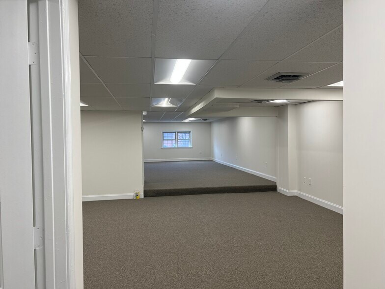 More Photos Of 15701-15757 Crabbs Branch Way, Rockville Light Distribution For Sale