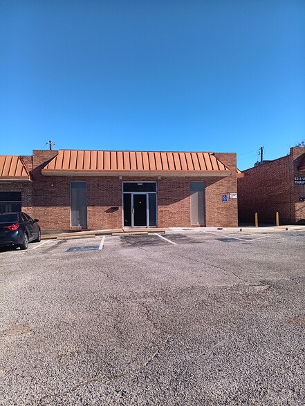 Primary Photo Of 4202-4234 S Westmoreland Rd, Dallas Unknown For Lease