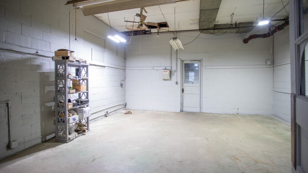 More Photos Of 3812 Bennington Ave, Kansas City Industrial For Sale