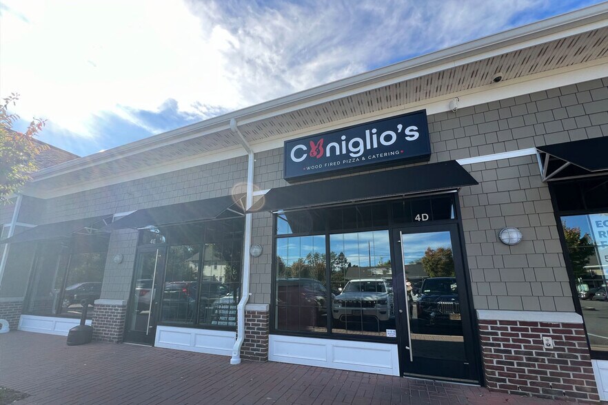 More Photos Of 1111-1113 N Country Rd, Stony Brook General Retail For Lease
