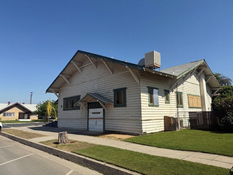 More Photos Of 284 E Hermosa St, Lindsay Specialty For Sale