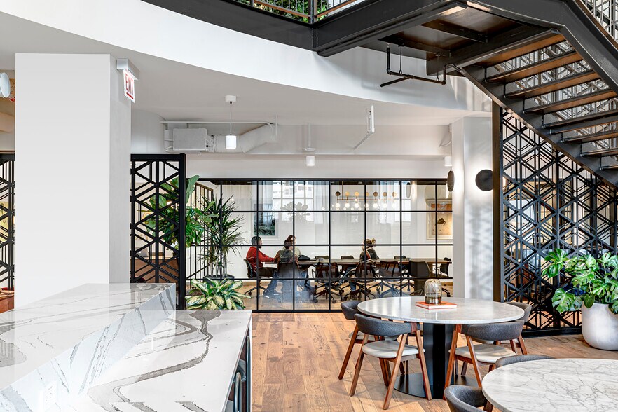 More Photos Of 231 S LaSalle St, Chicago Coworking Space
