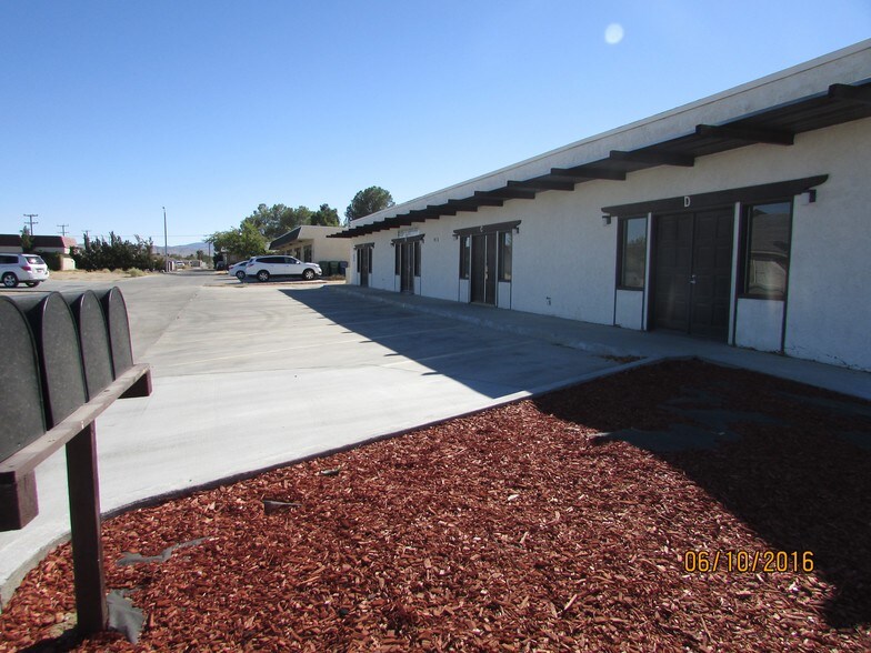 More Photos Of 913 Alene Ave, Ridgecrest Office For Lease