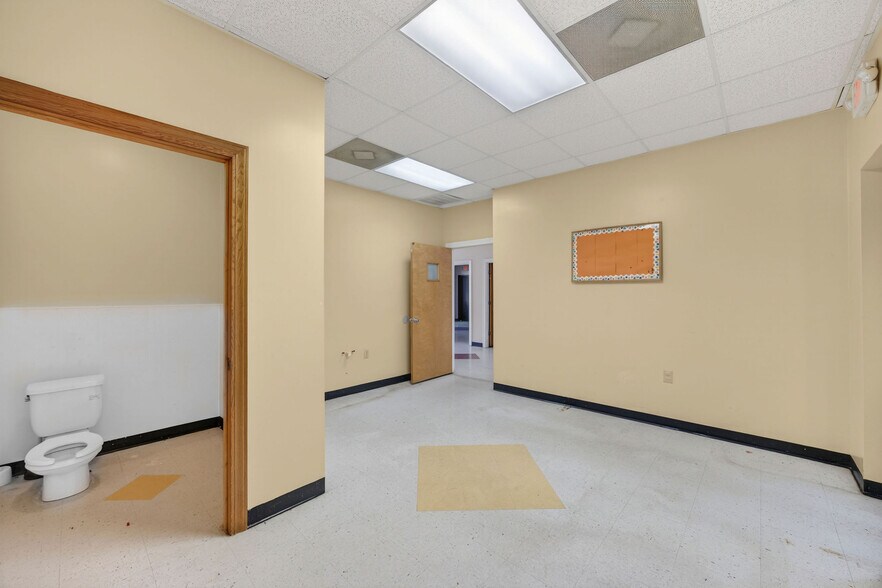 More Photos Of 3910 Princess Place Dr, Wilmington Daycare Center For Lease