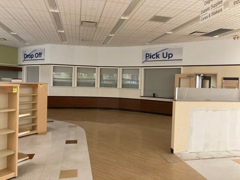 More Photos Of 214 Central Ave, Silver Creek Drugstore For Sale