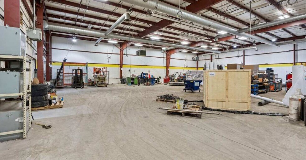 More Photos Of 51 Covington St, Hamilton Warehouse For Sale