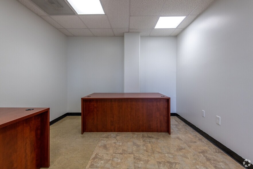 More Photos Of 3700 E 12th St, Oakland Storefront Retail Office For Lease