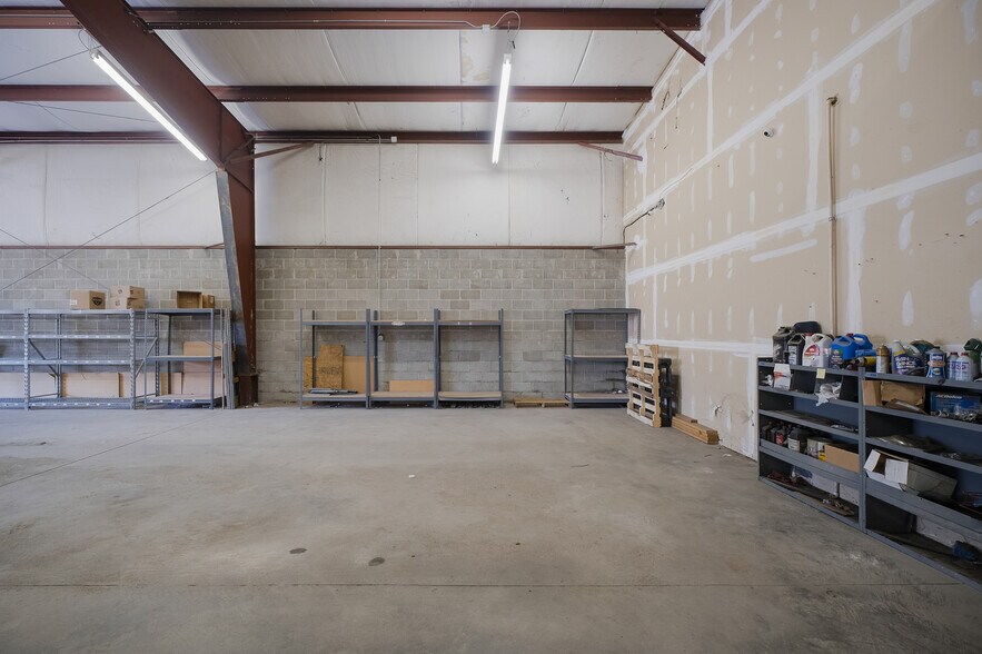 More Photos Of 5237 Commerce Cir, Indianapolis Warehouse For Sale