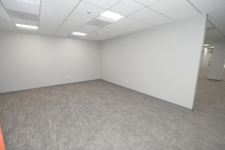 More Photos Of 225 E Robinson St, Orlando Office Residential For Lease