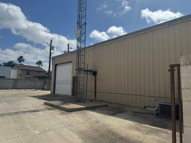 More Photos Of 5713 Springfield Ave, Laredo Office For Lease