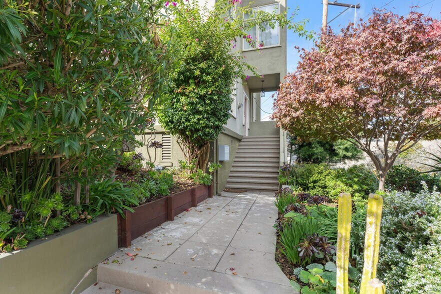 More Photos Of 4347 Leach Ave, Oakland Apartments For Sale