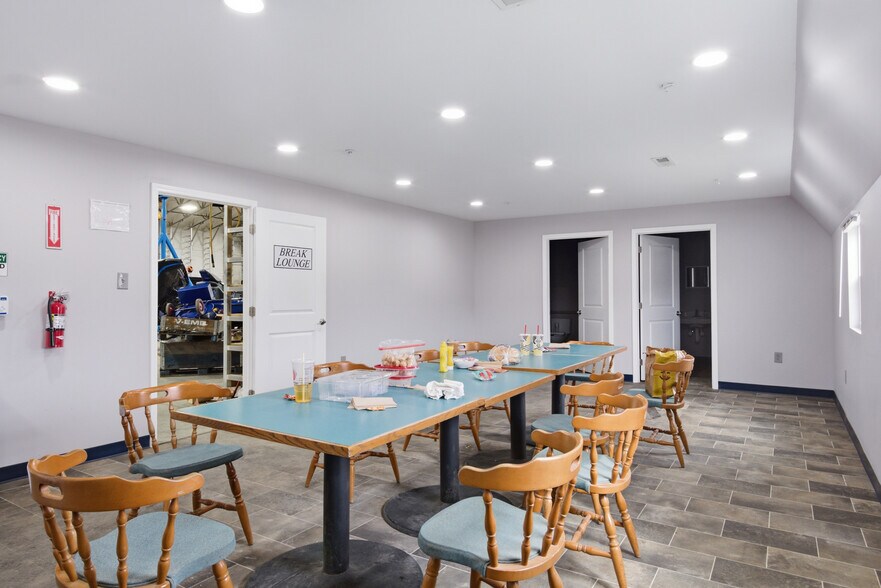 More Photos Of 5192 Dominion Dr, Dublin Warehouse For Sale