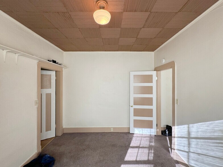 More Photos Of 306 W 1st St, Port Angeles Apartments For Sale