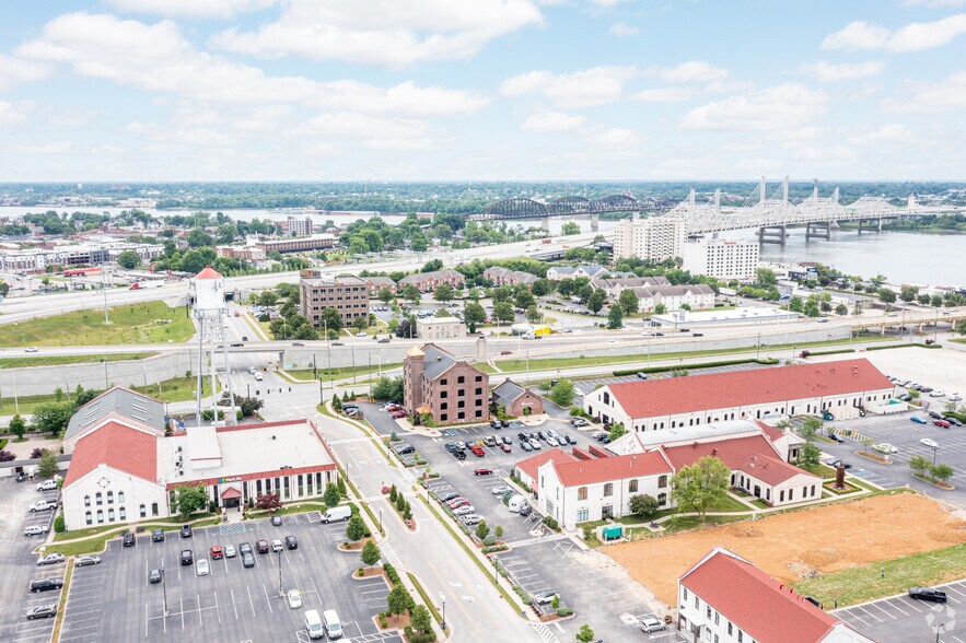 More Photos Of 350 Missouri Ave, Clarksville Office For Lease