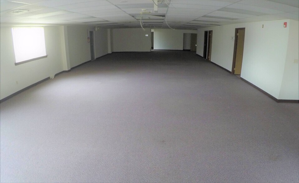 More Photos Of 8901 Bergenline Ave, North Bergen Storefront Retail Office For Lease