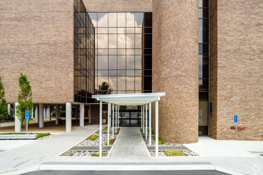 More Photos Of 8320 Old Courthouse Rd, Vienna Office For Lease