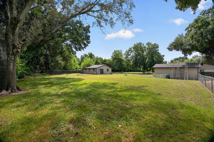 More Photos Of 9326 Kay Ln, Houston Office Residential For Sale