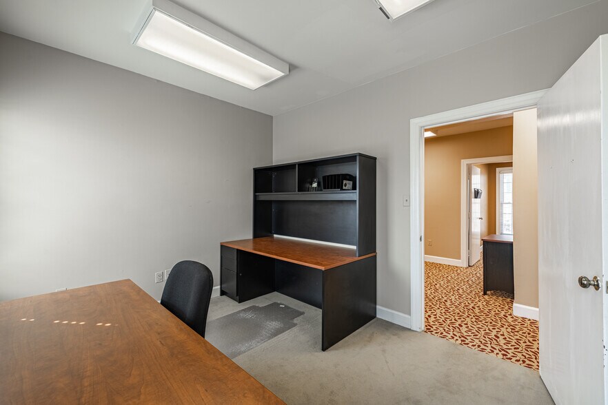 More Photos Of 223-225 N Washington St, Alexandria Office For Lease