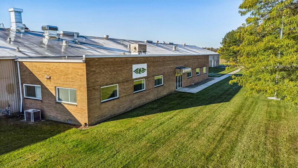 More Photos Of 211 W Geneva St, Dunkirk Manufacturing For Lease