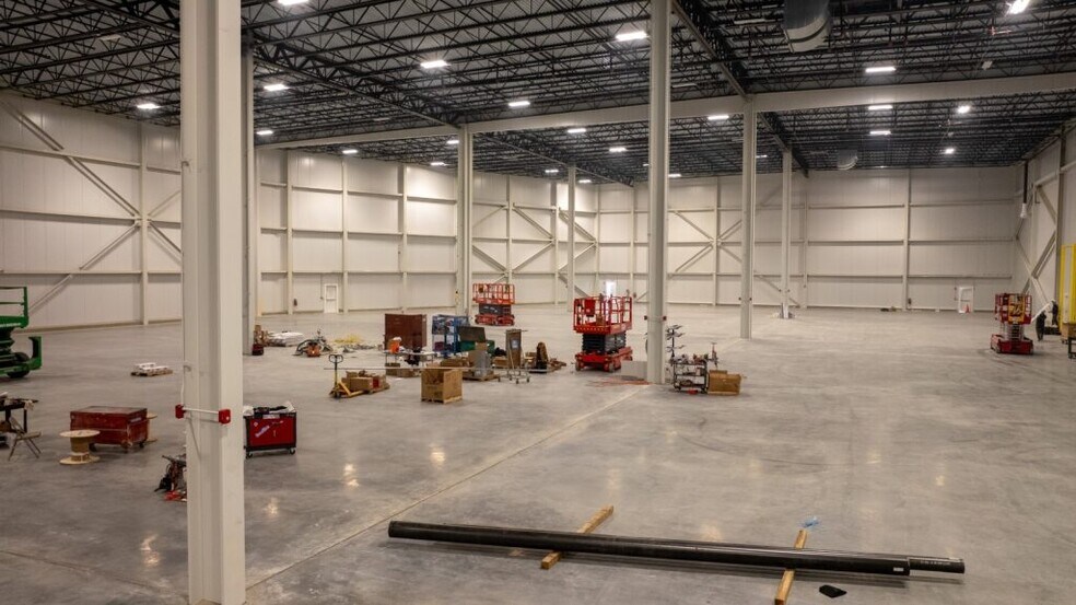 More Photos Of 2100 Smithtown Ave, Ronkonkoma Refrigeration Cold Storage For Lease