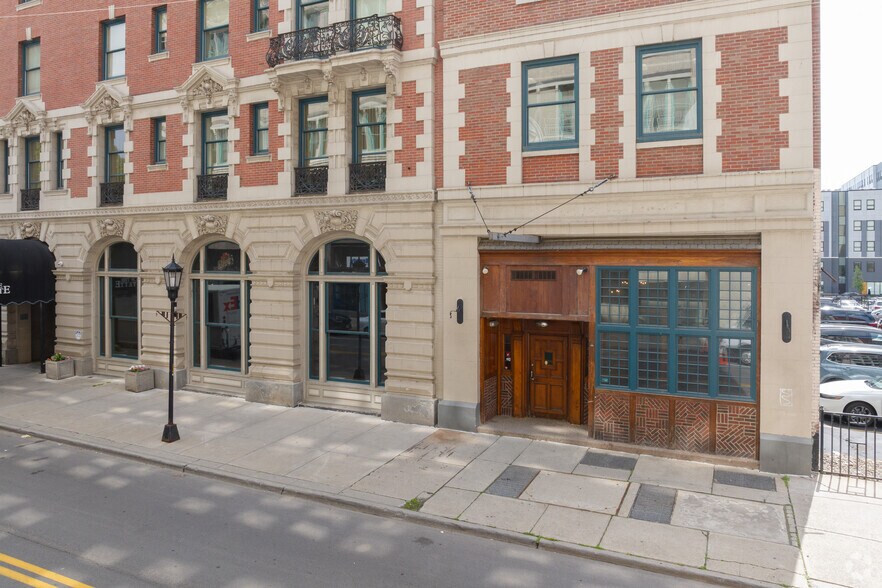 More Photos Of 391 Washington St, Buffalo Hotel For Lease
