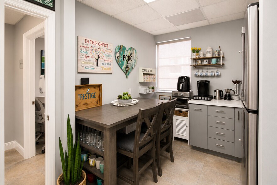 More Photos Of 555 Biltmore Way, Coral Gables Medical For Sale