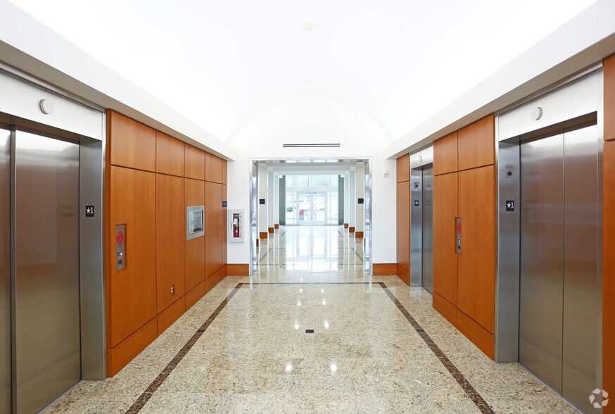 More Photos Of 3545 Whitehall Park Dr, Charlotte Office For Lease